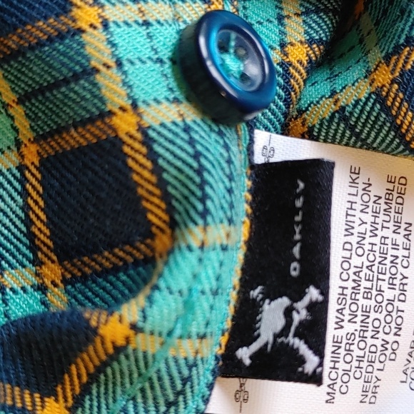 Women's Oakley Plaid Flannel Button Down Shirt - Picture 7 of 8